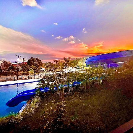 Apartamento Privado Vacacional A 5M Del Aeropuerto, 20 Minutos Del Parque Del Cafe Y Centro De Armenia Con 4 Piscinas, 3 Jacuzzi, Sauna By Molca Xperiences 3H Armênia Exterior foto